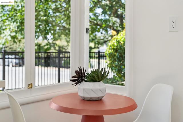 16 Muir Way, Berkeley CA: https://media.crmls.org/mediaz/faeee9df-17fc-4344-85c7-9e1398e90b30.jpg