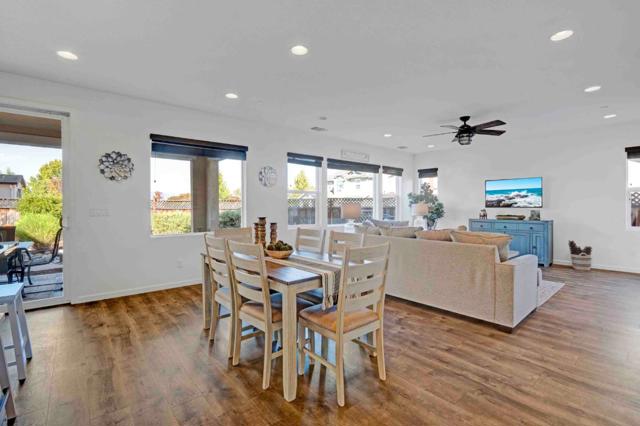 1061 Viognier Way, Gilroy CA: https://media.crmls.org/mediaz/faef0a29-53ea-4437-a46b-08fe2213d68c.jpg
