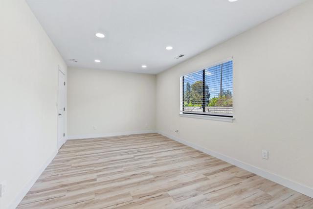 1105 Valota Road, Redwood City CA: https://media.crmls.org/mediaz/faef1732-e45f-4d57-bec1-c35058f5ac1b.jpg