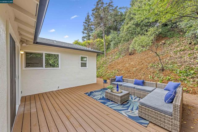 16639 Selby Dr, Castro Valley CA: https://media.crmls.org/mediaz/faef4714-b433-4f3c-9876-ba2cb2924486.jpg