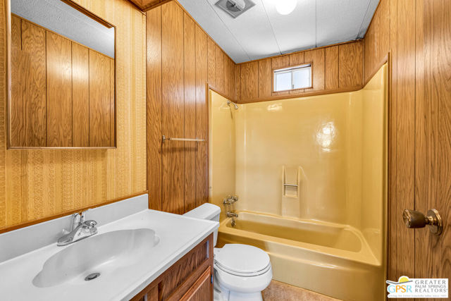 39163 Warm Springs Drive, Palm Desert CA: https://media.crmls.org/mediaz/faef70cc-a065-40df-99eb-3cc49eeb3d95.jpg