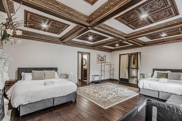 101 S 13th Street, San Jose CA: https://media.crmls.org/mediaz/faefaad5-aca1-4001-9842-19d989e9ce01.jpg