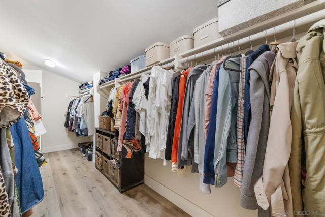 Walk-in Closet