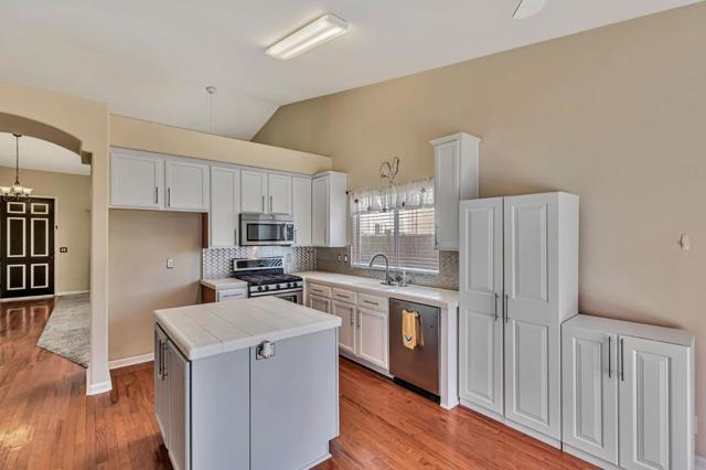 761 Gia Court, Hollister CA: https://media.crmls.org/mediaz/faf0c4d7-8450-4c70-9881-ef3f304331f4.jpg