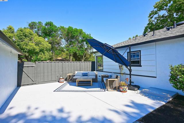 3208 McNutt, Walnut Creek CA: https://media.crmls.org/mediaz/faf0ffb8-d9d0-4c94-bdea-993be21b1f22.jpg