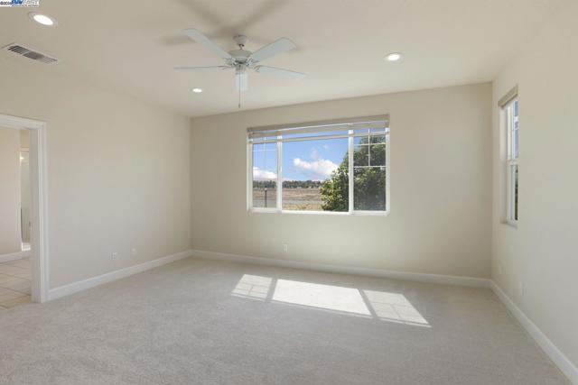 1503 S Oliveira Dr, Mountain House CA: https://media.crmls.org/mediaz/faf1017c-b2f2-4b0d-9154-a67e7ec72731.jpg