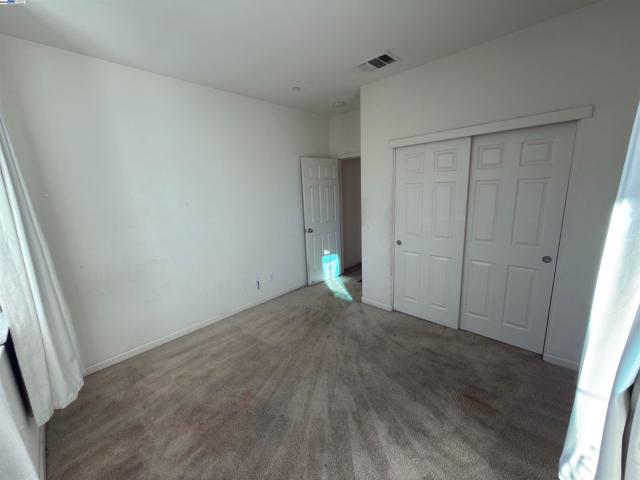 2746 Gracie Pl, Fairfield CA: https://media.crmls.org/mediaz/faf14e63-57fd-4bfe-a8ff-d384d3c9eb85.jpg