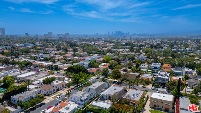 500 N Alta Vista Boulevard, Los Angeles CA: https://media.crmls.org/mediaz/faf23387-de61-4f42-950e-a442d2d82a69.jpg