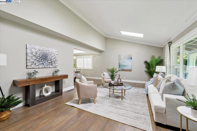 103 Baldwin Dr, Danville CA: https://media.crmls.org/mediaz/faf260dd-f205-42c2-8cff-e8821b9328cf.jpg