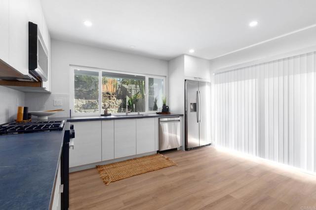 Detail Gallery Image 11 of 32 For 13517 Del Marino Ave, Poway,  CA 92064 - 3 Beds | 2 Baths