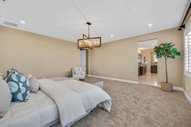 3838 Santa Fe Lane, Tracy CA: https://media.crmls.org/mediaz/faf31eb5-fdb7-4785-94b8-8d0455885cc2.jpg