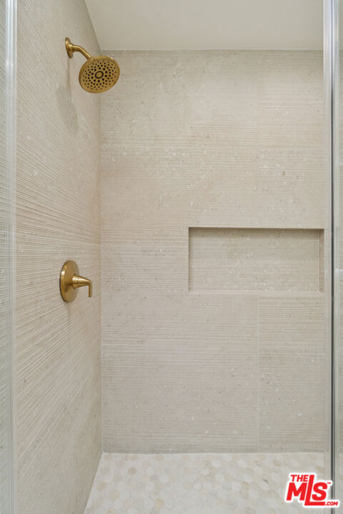 880 Hilldale Avenue, West Hollywood CA: https://media.crmls.org/mediaz/faf3212a-304c-4d91-a44a-00ccf570f96f.jpg