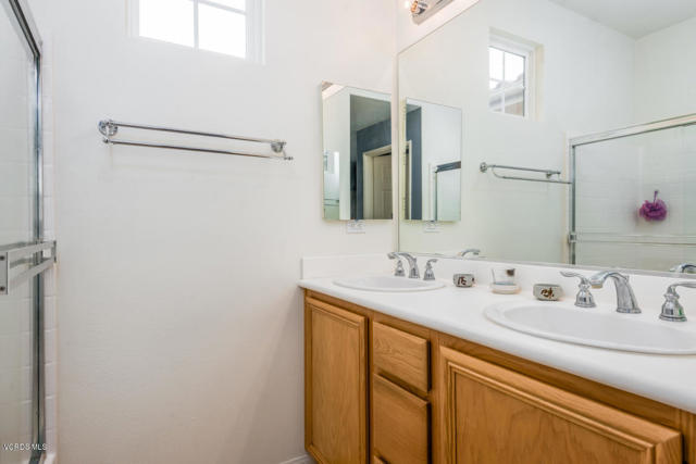 Image 2 of 5 For 2832 Riverpark Boulevard