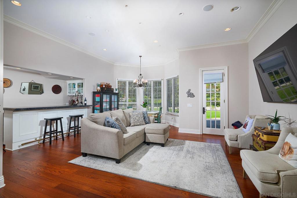 MLS #250032591SD image #6