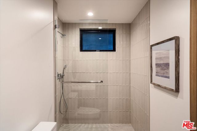 2824 1/2 Avenel Street, Los Angeles CA: https://media.crmls.org/mediaz/faf38dad-936c-496c-bb27-575064762497.jpg