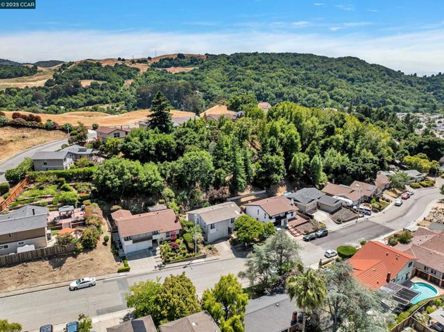 2690 Doidge Ave, Pinole CA: https://media.crmls.org/mediaz/faf3d909-8b43-4171-b87f-834ae2d32c8f.jpg
