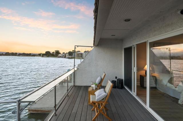 464 Fathom Drive, San Mateo CA: https://media.crmls.org/mediaz/faf41383-0d44-492b-92a6-320691bb936f.jpg