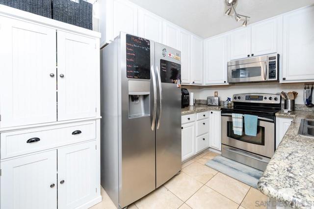 3605 Ash St, San Diego CA: https://media.crmls.org/mediaz/faf471b5-d031-4f25-b99a-884fff101795.jpg