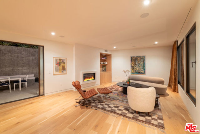 8465 Franklin Avenue, West Hollywood CA: https://media.crmls.org/mediaz/faf51b72-9c8d-42bc-aec2-52807a52fd69.jpg
