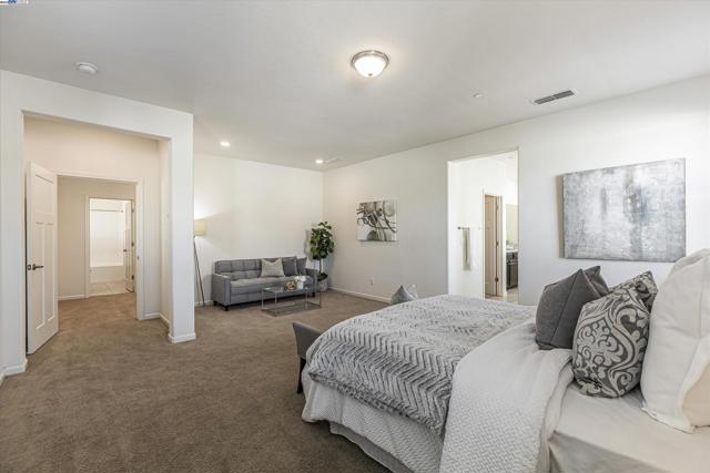 2024 Honey Church Pl, Roseville CA: https://media.crmls.org/mediaz/faf52c10-798c-4e76-bf02-91834c5e90e3.jpg