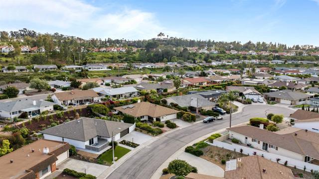 12195 San Tomas Pl, San Diego CA: https://media.crmls.org/mediaz/faf60710-646e-4e84-88cc-98a7b2ecb659.jpg
