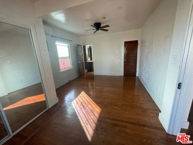 547 Brooks Avenue, Venice CA: https://media.crmls.org/mediaz/faf6268e-3093-4772-aca9-3c626c1e5982.jpg