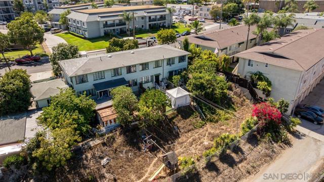 2201 07 Burroughs St, San Diego CA: https://media.crmls.org/mediaz/faf6bba3-3b1d-4eb7-880d-b76e7195837f.jpg