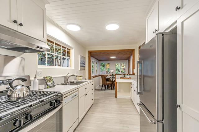 4865 Highway 9, Felton CA: https://media.crmls.org/mediaz/faf7d930-dfa0-487e-a89f-978908682078.jpg