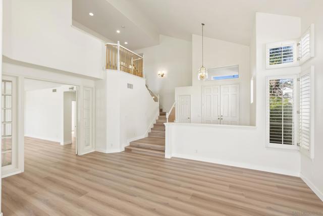 Image 21 of 48 For 6927 Wildrose Ter