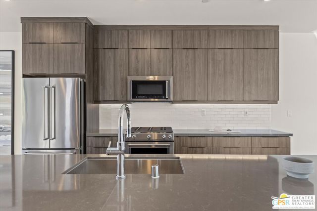 906 Cameron Center Drive, Palm Springs CA: https://media.crmls.org/mediaz/faf8eda9-4c46-40d7-9087-4f493210caa1.jpg