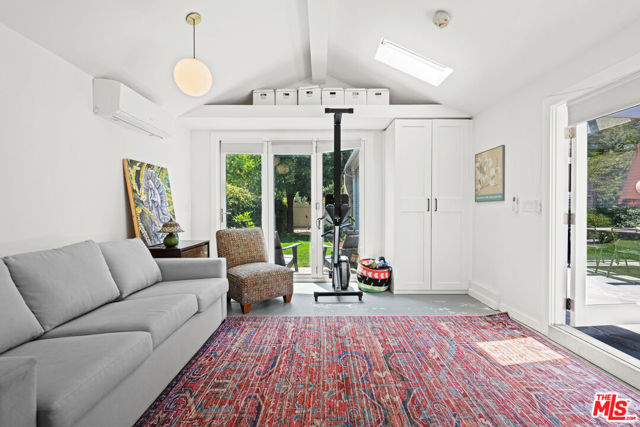 568 N Gower Street, Los Angeles CA: https://media.crmls.org/mediaz/faf8fa7a-05cb-4819-b76c-9b509e153da6.jpg