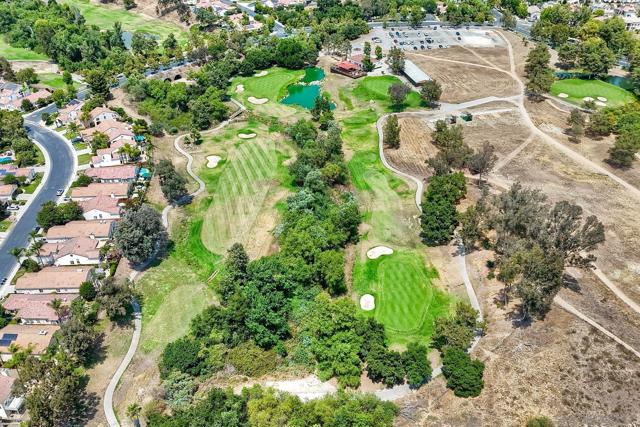 2476 Fallbrook Pl, Escondido CA: https://media.crmls.org/mediaz/faf9345f-7dd4-4777-ac66-1109c698bc6f.jpg
