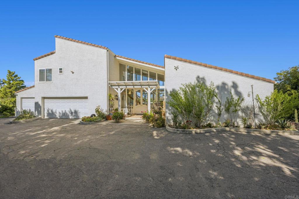 3016 Alta Vista Dr
