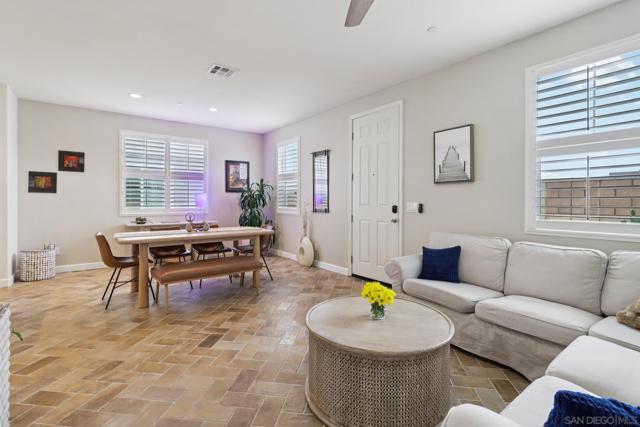 511 Surfbird Ln, Imperial Beach CA: https://media.crmls.org/mediaz/faf99d5e-9cb9-43a0-acab-882a502109d6.jpg