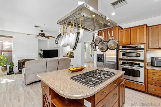 2412 Starlight Gln, Escondido CA: https://media.crmls.org/mediaz/faf9c442-d821-4611-b806-79936faaacfa.jpg