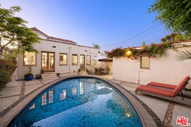 10516 Tennessee Avenue, Los Angeles CA: https://media.crmls.org/mediaz/faf9fc97-6e6f-425a-a1e1-6117504a15bb.jpg