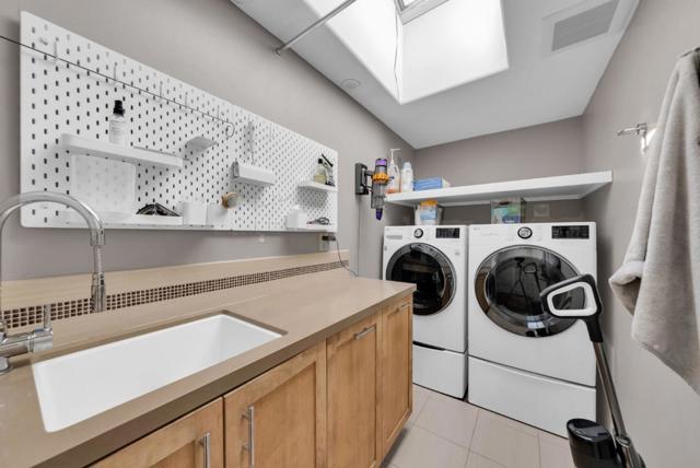1024 Berkeley Avenue, Menlo Park CA: https://media.crmls.org/mediaz/fafa4a7e-5243-4ef4-861e-a941da454684.jpg