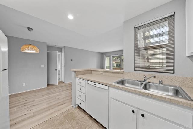 Detail Gallery Image 22 of 39 For 5910 Rancho Mission Rd #37,  San Diego,  CA 92108 - 1 Beds | 1 Baths