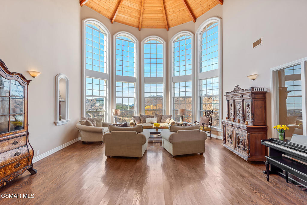 MLS #225000933 img 5