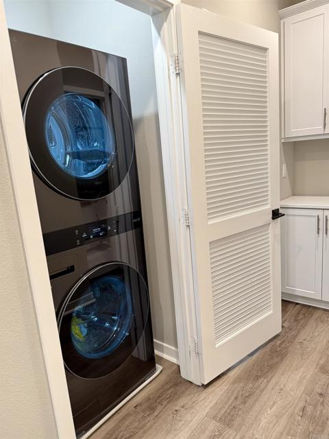 2896 Via Alta Place, San Diego CA: https://media.crmls.org/mediaz/fafb9fa4-9ad1-417f-92a3-8cd187a8b26f.jpg