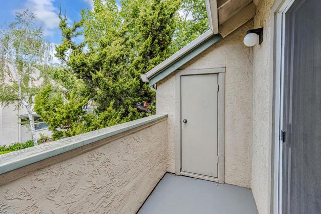 1087 Summerain Court, San Jose CA: https://media.crmls.org/mediaz/fafbf3c3-b6b8-4aad-83ed-682db3d18264.jpg