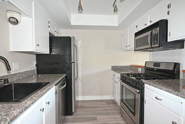 19100 Crest Ave, Castro Valley CA: https://media.crmls.org/mediaz/fafc182e-050e-47fc-8d91-8cf1085d2e15.jpg