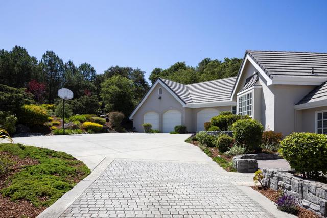26048 Paseo Del Sur, Monterey CA: https://media.crmls.org/mediaz/fafc441c-ee84-44db-be39-7b27655898ce.jpg