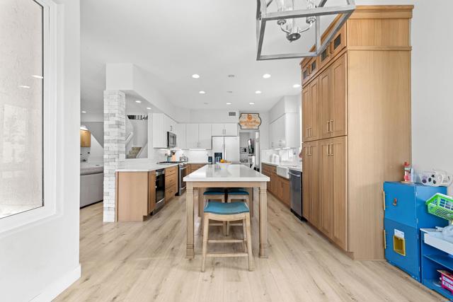 Detail Gallery Image 14 of 53 For 4912 Colusa Dr, Oceanside,  CA 92056 - 4 Beds | 3 Baths