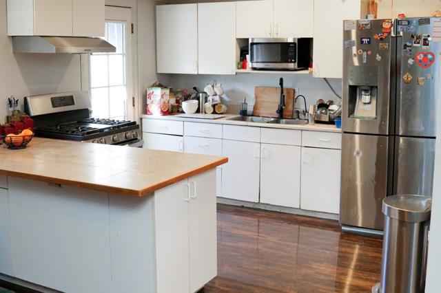 18940 Loree Avenue, Cupertino CA: https://media.crmls.org/mediaz/fafc54ba-4ea1-4016-9925-a6024c26aef4.jpg