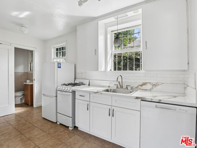 1236 North Gardner Street, 1236 1/2 photo 6