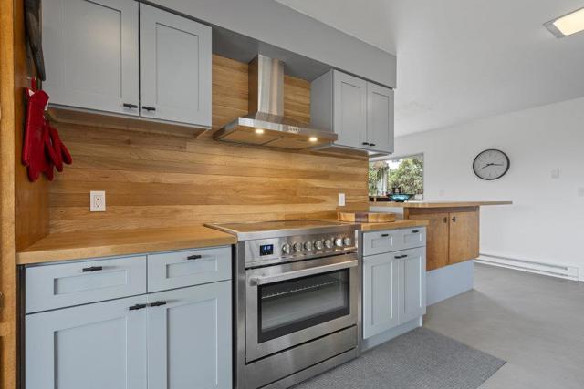 43002 Arroyo Seco Road, Soledad CA: https://media.crmls.org/mediaz/fafc88a3-97ba-4347-8740-a1c448f5428f.jpg