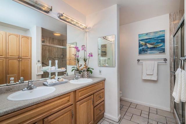4435 Summer Dr, Oceanside CA: https://media.crmls.org/mediaz/fafca5d0-b68d-4e53-b237-1af23d5fd2c1.jpg