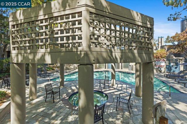 1063 Foxchase Dr, San Jose CA: https://media.crmls.org/mediaz/fafd5dbe-550f-460f-81e4-918253d363e5.jpg