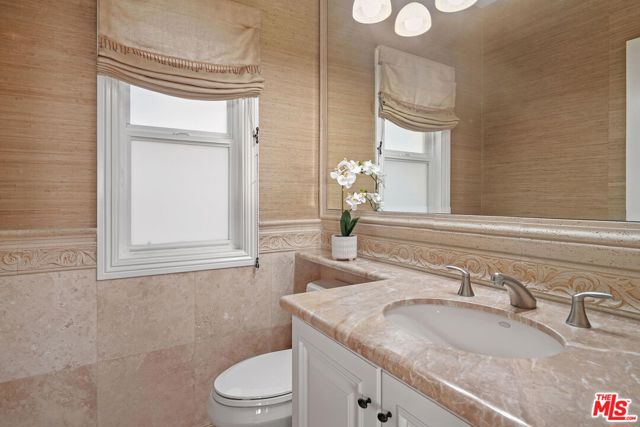 121 15th Street, Manhattan Beach, California 90266, 3 Bedrooms Bedrooms, ,4 BathroomsBathrooms,Residential,Sold,15th,22192181